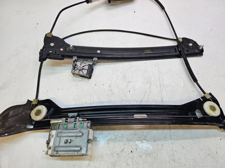 MECHANIZM SZYBY LEWY PRZÓD AUDI A5 8T COUPE 8T0837461D