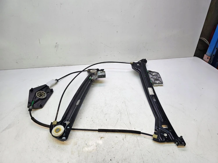 MECHANIZM SZYBY LEWY PRZÓD AUDI A5 8T COUPE 8T0837461D