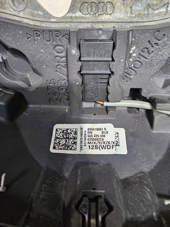 KIEROWNICA SKÓRA S-LINE 3-RAMIENNA AUDI A3 8V 8V0419091R **2**
