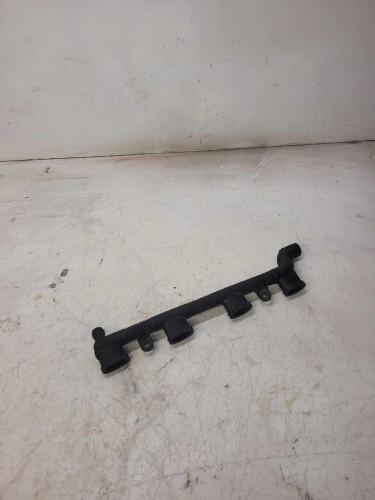 WIĄZKA WTRYSKÓW AUDI A3 A4 VW 2.0 TFSI 06F971824