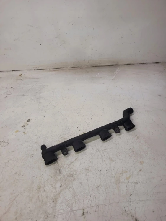 WIĄZKA WTRYSKÓW AUDI A3 A4 VW 2.0 TFSI 06F971824