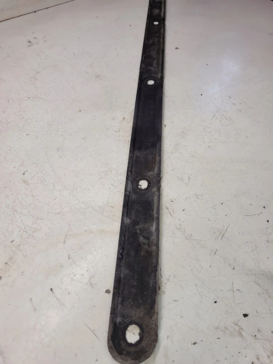 OSŁONA PŁYTA PODWOZIA PROGU AUDI Q3 8U 8U0825202A