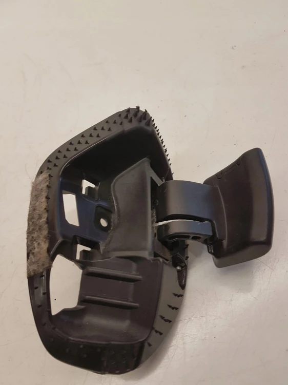 CIĘGNO FOTELA PRAWE AUDI A5 8T0881634A 8T0882618