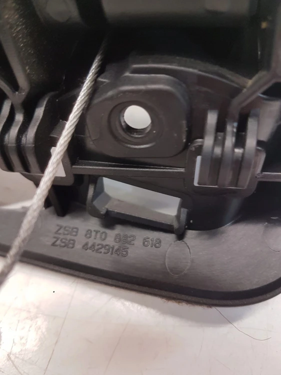 CIĘGNO FOTELA PRAWE AUDI A5 8T0881634A 8T0882618