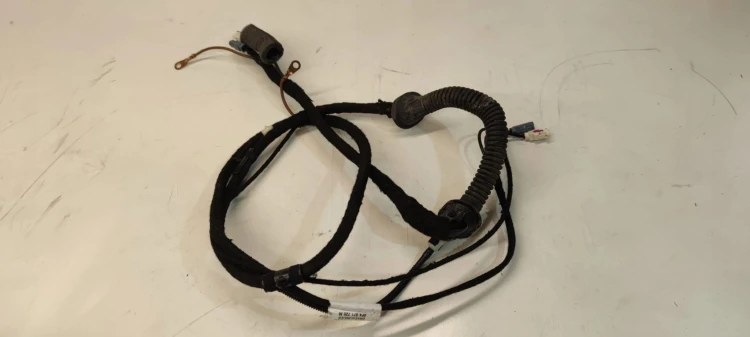 WIĄZKA KLAPY TYŁ AUDI A3 8P 2 LIFT 5D 8P4971726M