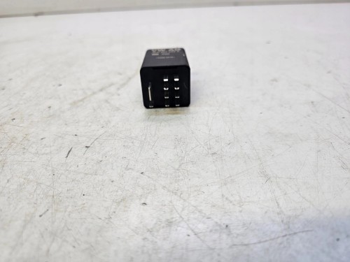 PRZEKAŹNIK ŚWIEC ŻAROWYCH AUDI VW SEAT 4L0907282A 651