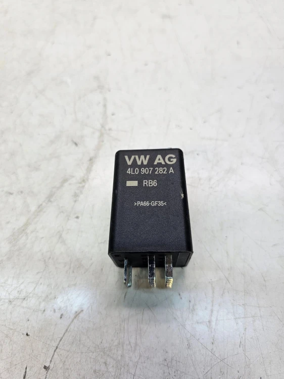 PRZEKAŹNIK ŚWIEC ŻAROWYCH AUDI VW SEAT 4L0907282A 651