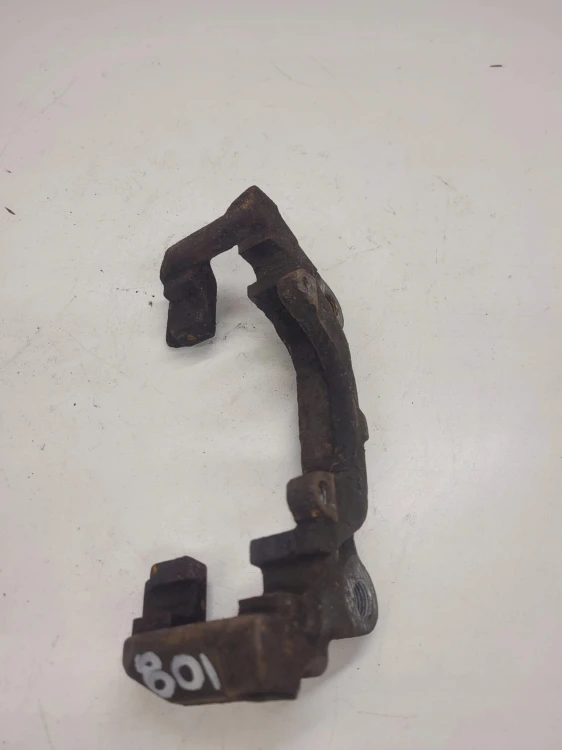 JARZMO ZACISKU PRZÓD AUDI A4 B7 A6 C6 A3 8P 801