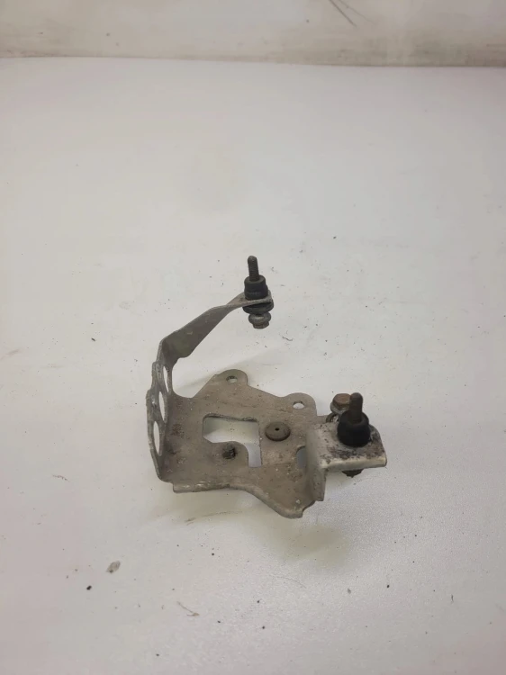 UCHWYT MOCOWANIE ROZDZIELACZA AUDI A6 Q7 7L0616251
