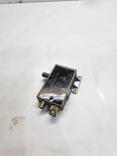 WZMACNIACZ ANTENOWY AUDI A6 C5 A4 B5 4B5035585