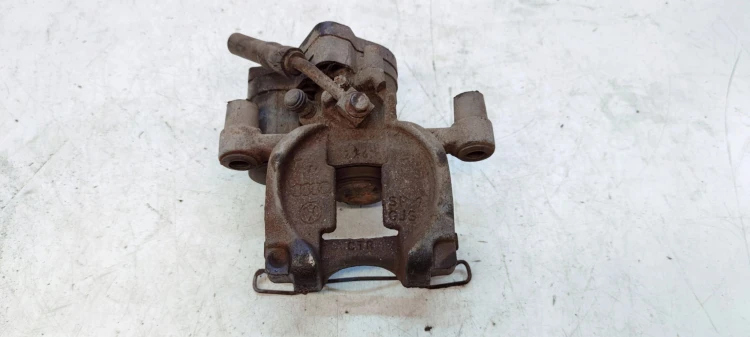 ZACISK HAMULCOWY PRAWY TYŁ AUDI A3 8V VW SEAT SKODA 5Q0615406CK