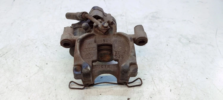 ZACISK HAMULCOWY PRAWY TYŁ AUDI A3 8V VW SEAT SKODA 5Q0615406CK