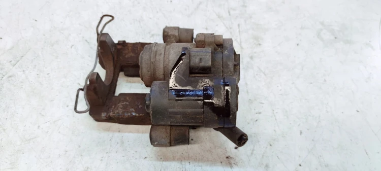 ZACISK HAMULCOWY PRAWY TYŁ AUDI A3 8V VW SEAT SKODA 5Q0615406CK