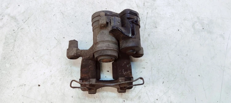 ZACISK HAMULCOWY PRAWY TYŁ AUDI A3 8V VW SEAT SKODA 5Q0615406CK