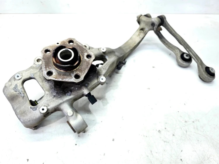 ZWROTNICA PIASTA PRAWY PRZÓD AUDI Q7 4M 4M0407272J 4M0407560