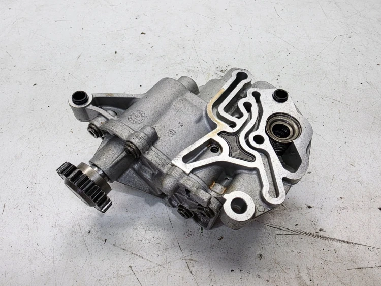 POMPA OLEJU AUDI VOLKSWAGEN SEAT SKODA 1.8 2.0 TSI TFSI 06H115105BT