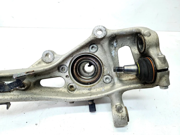 ZWROTNICA PIASTA PRAWY PRZÓD AUDI Q7 4M 4M0407272J 4M0407560