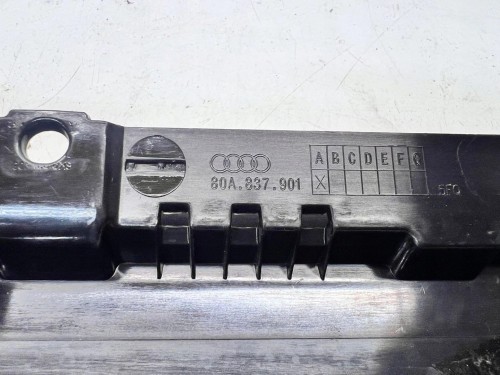 NAKŁADKA OSŁONA SŁUPKA DRZWI LEWY PRZÓD AUDI Q5 FY 80A 80A837901 POŁYSK