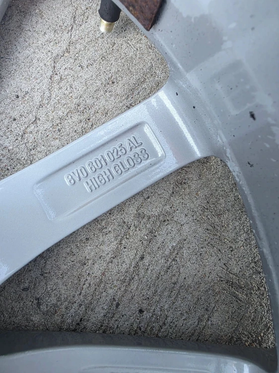 FELGA ALUMINIOWA AUDI A3 S3 8V VW SEAT 7.5J R18 ET51 8V0601025AL/AM K*33*
