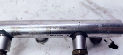 LISTWA WTRYSKOWA AUDI A4 A6 C6 3.2 FSI 06E13090C