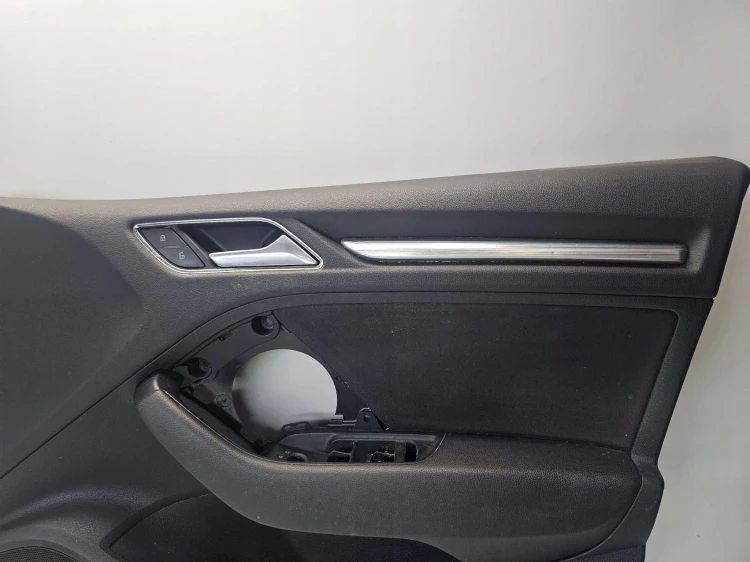 BOCZEK DRZWI PRAWY PRZÓD AUDI A3 8V SEDAN 8V5867106 UK