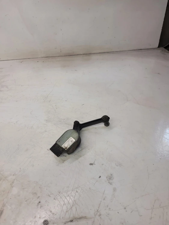 CZUJNIK POZIOMOWANIA ŚWIATEŁ AUDI Q7 4L 7L0616571B
