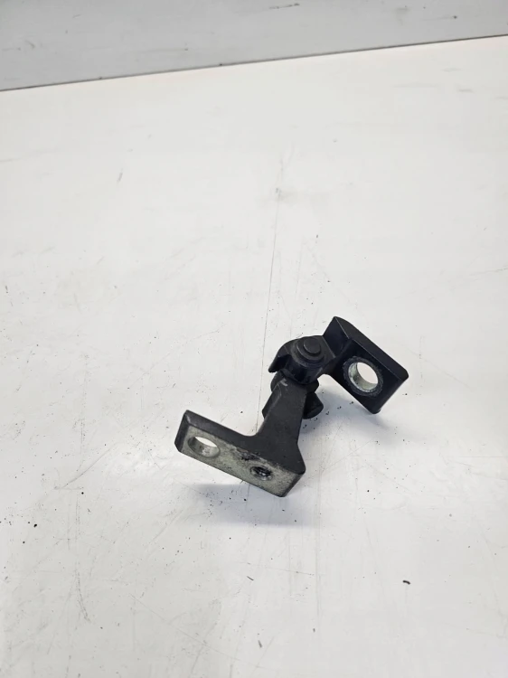 ZAWIAS DRZWI PRAWY AUDI A1 8X Q3 8U A3 8V 8X0831404A