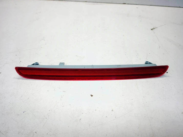 ŚWIATŁO STOP STOPU TRZECIE AUDI A3 8P LIFT S LINE 5-D 8P4945097A