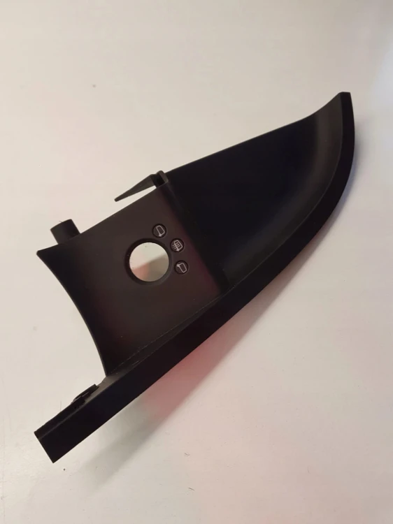 ZAŚLEPKA PRAWA PODŁOKIETNIKA AUDI A3 8P 8P3959558A