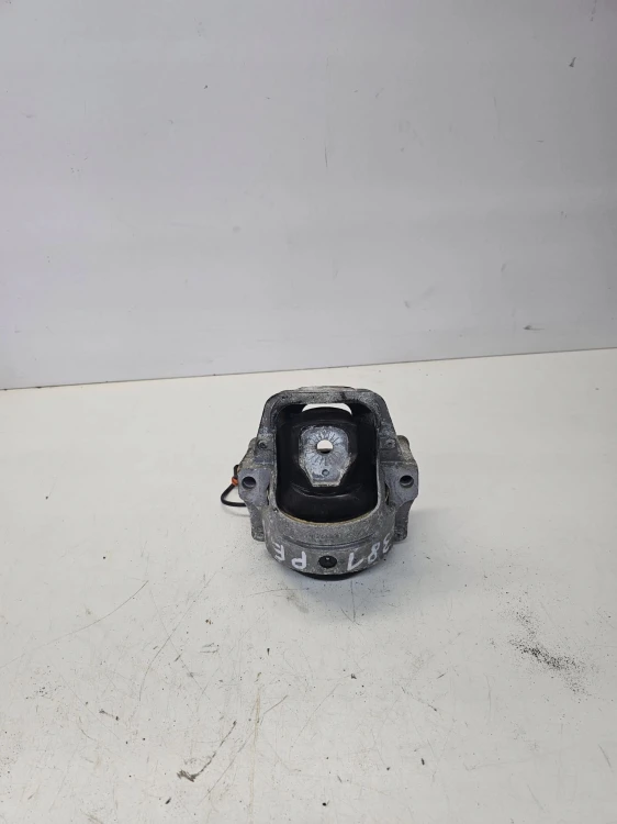 PODUSZKA SILNIKA L P AUDI A4 B8 A5 Q5 8K0199381PE
