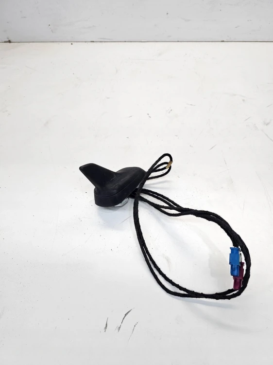 ANTENA LOTKA REKIN AUDI Q7 4L 4L0035503B MAT