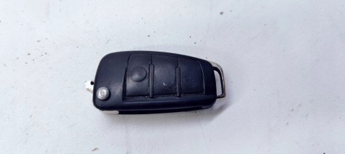 KLUCZYK PILOT SCYZORYK AUDI A1 8X Q3 8X0837220D *2