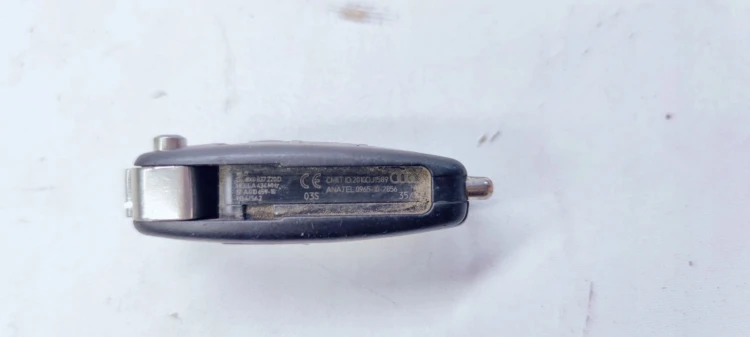 KLUCZYK PILOT SCYZORYK AUDI A1 8X Q3 8X0837220D *2