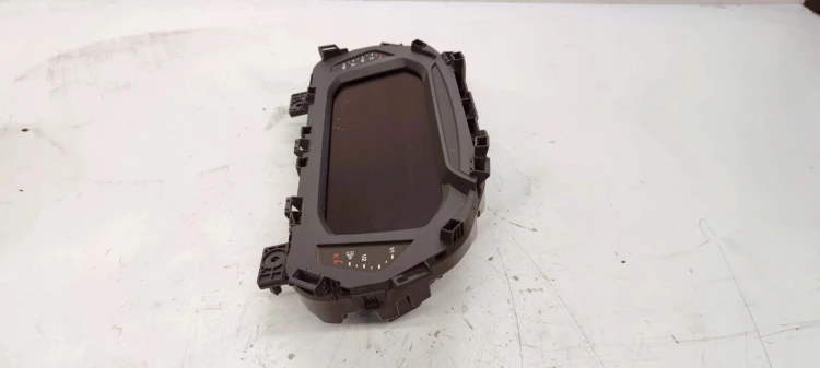 LICZNIK ZEGARY VIRTUAL COCKPIT AUDI Q3 83A920700