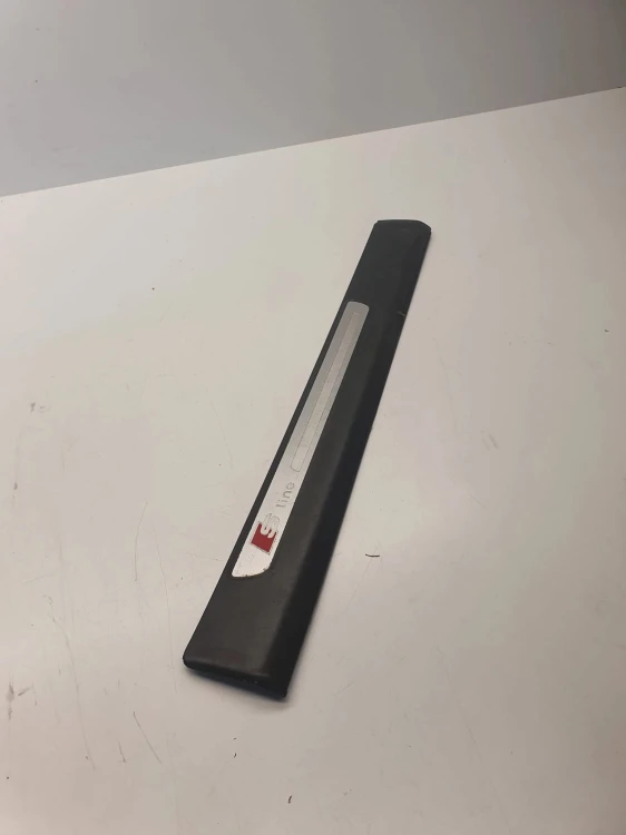 LISTWA PROGOWA PRAWY TYŁ A6 C6 S LINE 4F0853376E