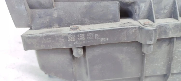 OBUDOWA FILTRA POWIETRZA AUDI VW SEAT 3C0129607BC