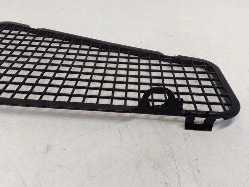 KRATKA WLOTU POWIETRZA AUDI A4 B8 A5 8K1819408