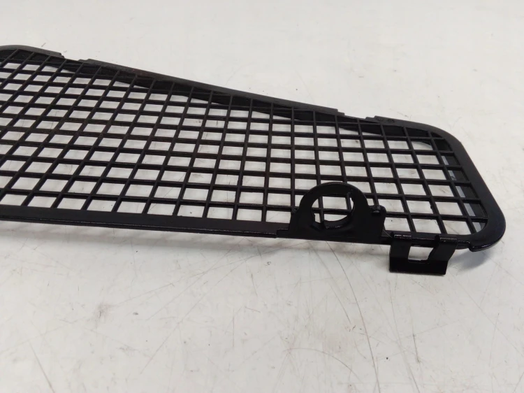 KRATKA WLOTU POWIETRZA AUDI A4 B8 A5 8K1819408