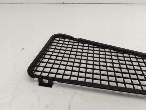 KRATKA WLOTU POWIETRZA AUDI A4 B8 A5 8K1819408