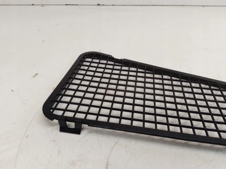 KRATKA WLOTU POWIETRZA AUDI A4 B8 A5 8K1819408