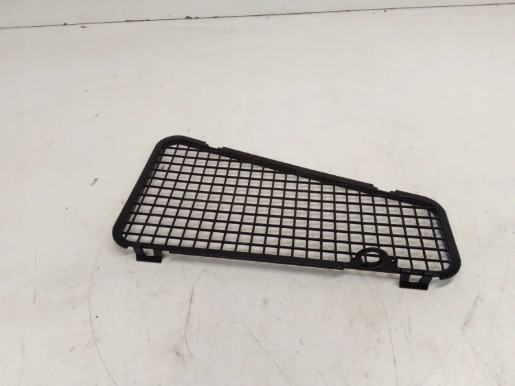 KRATKA WLOTU POWIETRZA AUDI A4 B8 A5 8K1819408