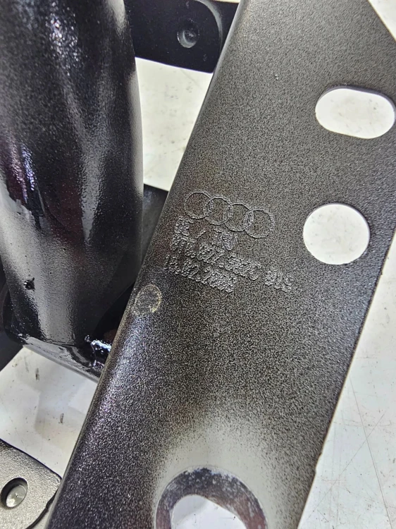 ZAWIAS KLAPY PRAWY TYŁ AUDI A5 8T COUPE 8T0827302C