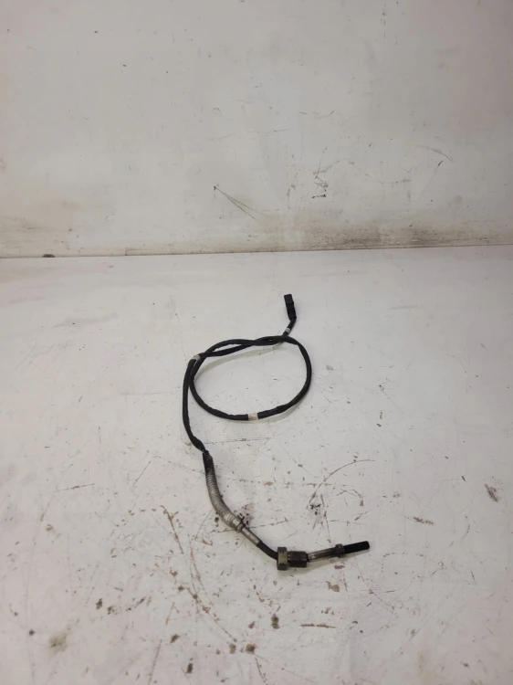 CZUJNIK TEMPERATURY SPALIN AUDI VW 04L906088EQ