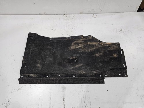 OSŁONA PODWOZIA LEWA AUDI A4 B9 8W0825207