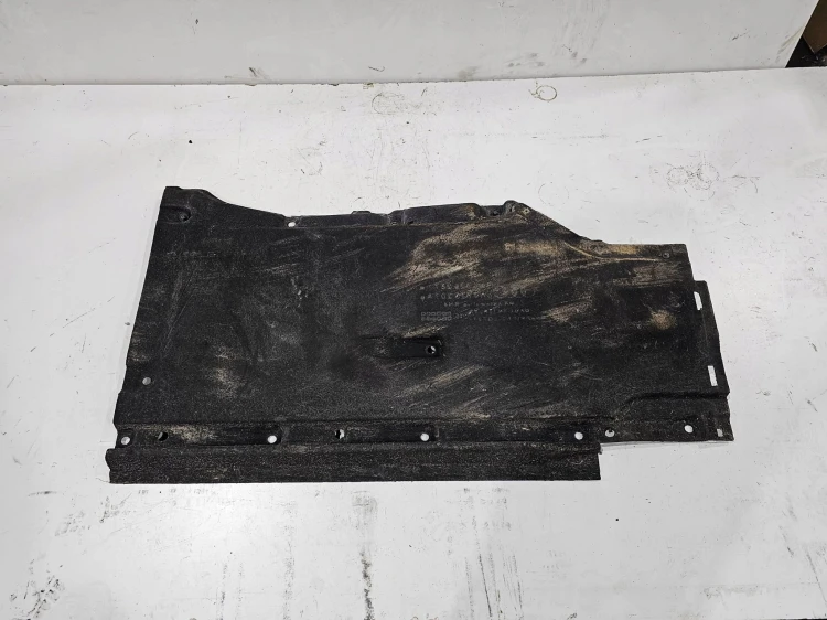 OSŁONA PODWOZIA LEWA AUDI A4 B9 8W0825207