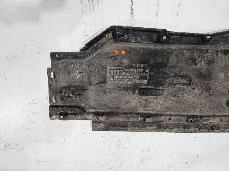 OSŁONA PODWOZIA LEWA AUDI A4 B9 8W0825207