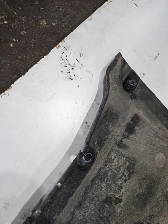OSŁONA PODWOZIA LEWA AUDI A4 B9 8W0825207