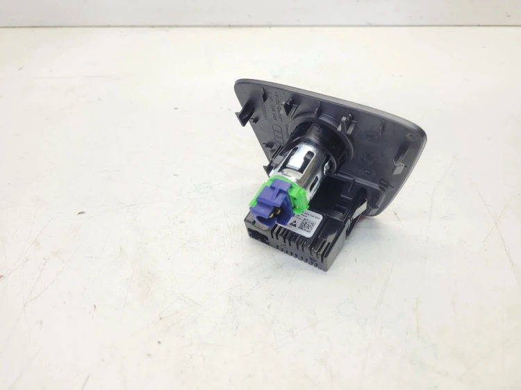 WEJŚCIE GNIAZDO PORT USB TYP C TYŁ AUDI Q4 E-TRON 89A863324A 2G6035954
