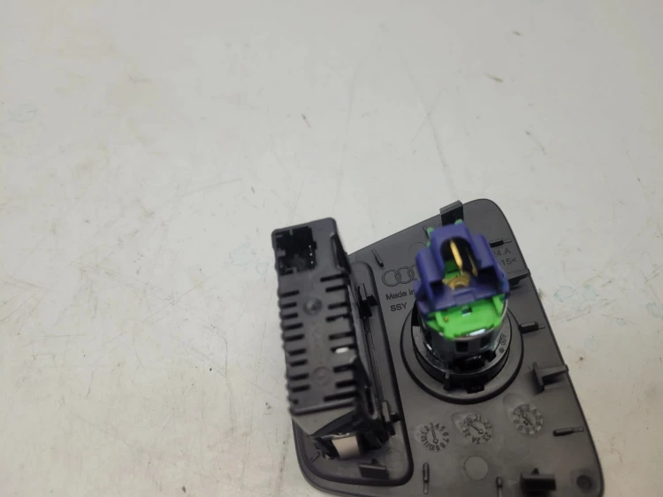WEJŚCIE GNIAZDO PORT USB TYP C TYŁ AUDI Q4 E-TRON 89A863324A 2G6035954