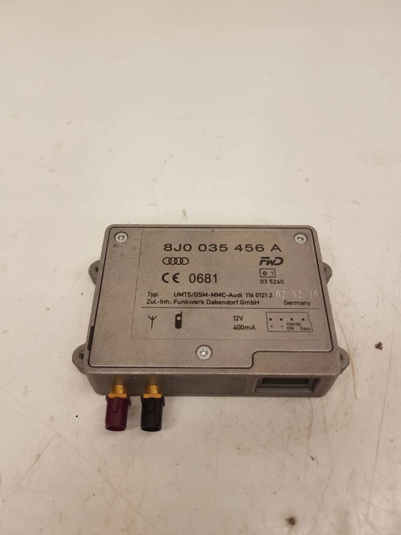 WZMACNIACZ ANTENOWY AUDI A4 A6 A5 Q5 8J0035456A
